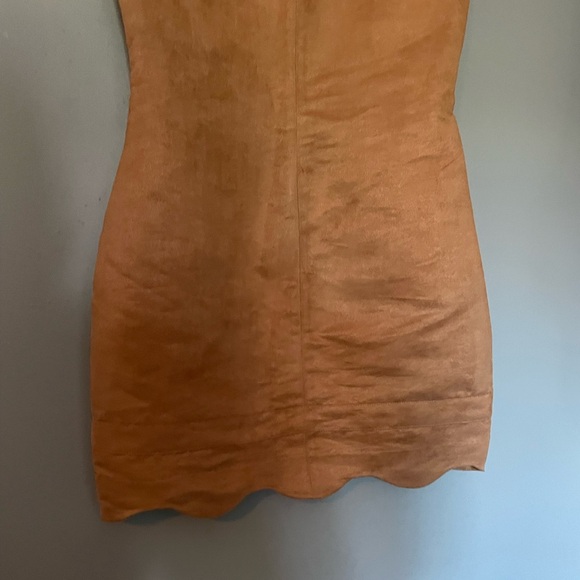 FINDERS KEEPERS Faux Suede Mini Dress size 4 - Picture 5 of 7